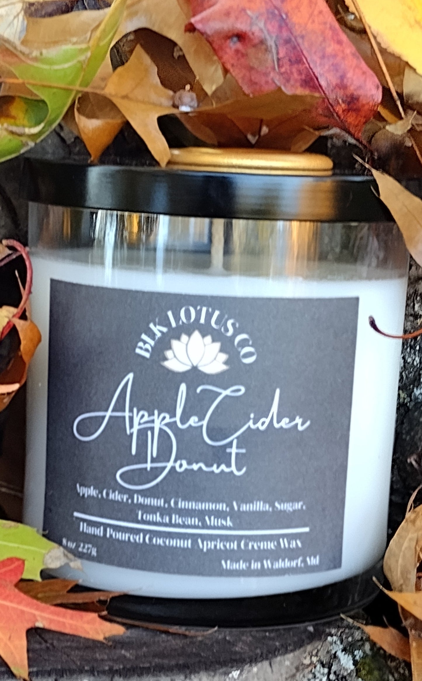 Autumn Delight: 8oz Hand-Poured Apple Cider Donut Luxury Candle