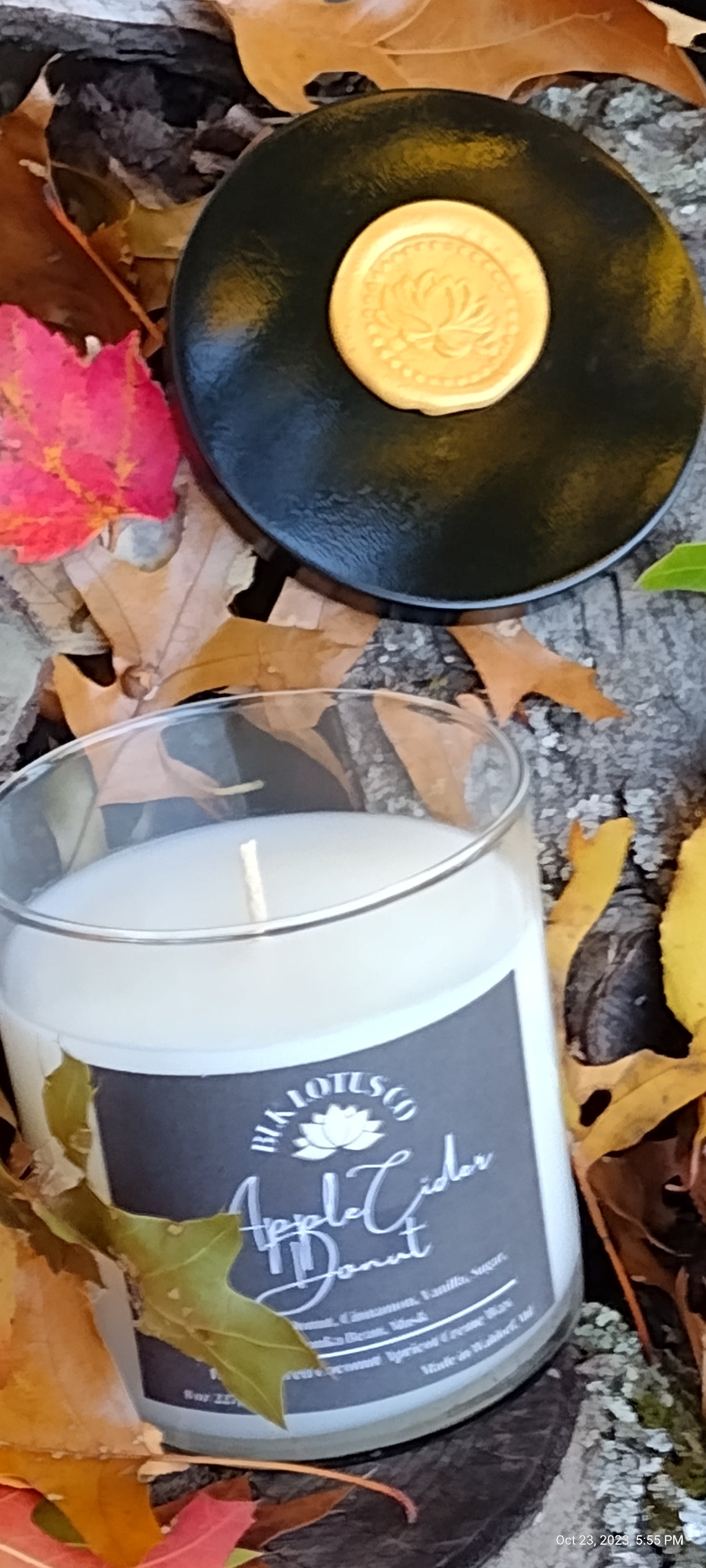 8oz Cocoa Butter Cashmere Delight: Hand-Poured Luxury Candle